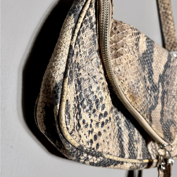 ❣️PRÜNE❣️ Flap Over Hand Bag - Picture 11 of 15